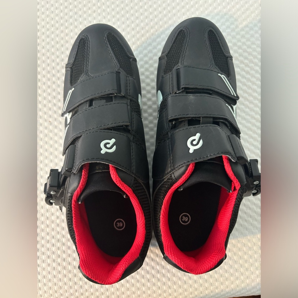 Peloton clip-in shoes size 39